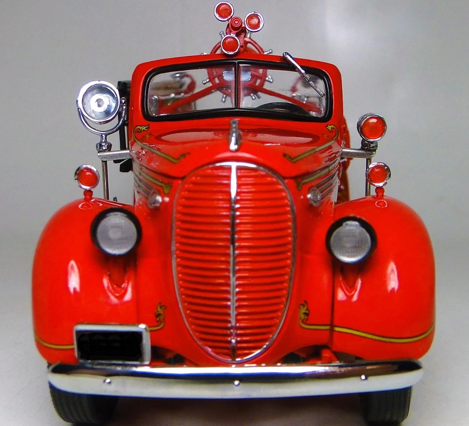 Camión de Bomberos Antiguo Rojo Clásico De Colección Metal Dream Model Car Pickup Promo Foto 3 de 4