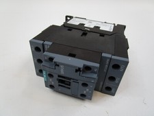 New (w/damage) SIEMENS 3RT2038-1AP60 3-pole contactor