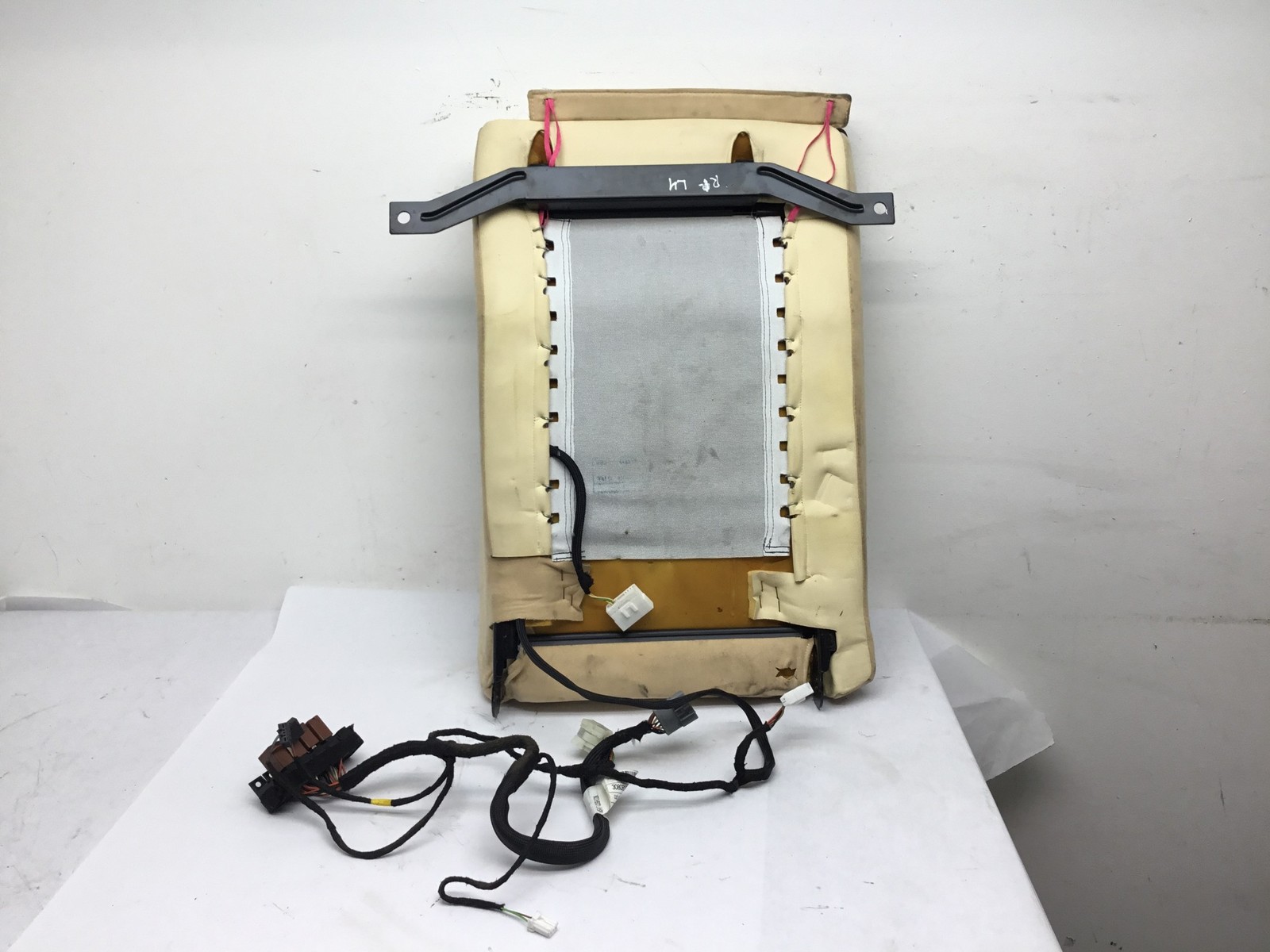Maserati Quattroporte Rear Left Driver Seat Upper Cushion W/ Harness 06 - 08 |:Y