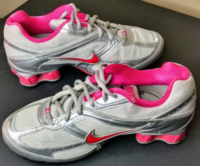 Nike Shox Reveal+ 3 Women's Metallic Silver/Vivid Pink Size 8 Sneakers Athletic