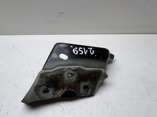 Volkswagen Touareg II 2011 Halterung Kotflügel 7P6821152 TTD5713