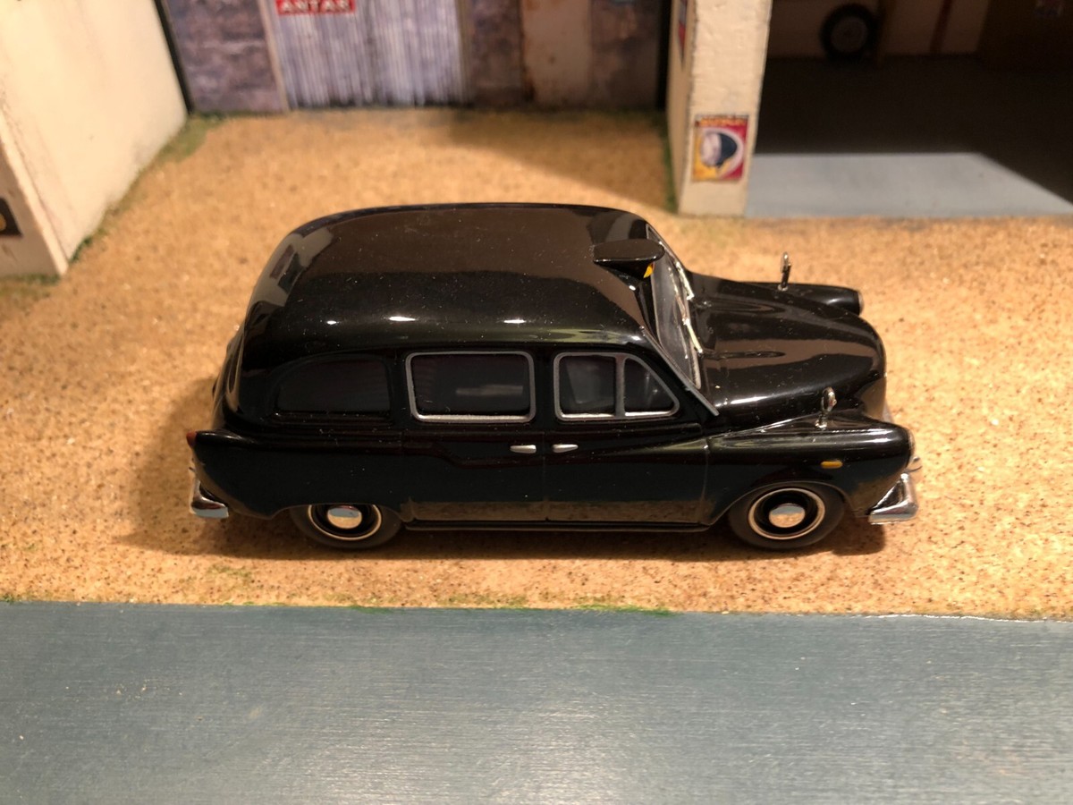 Miniature IXO 1/43 - Taxi De Londres LTC TX4 2009 - Collection Taxis Du Monde N°7