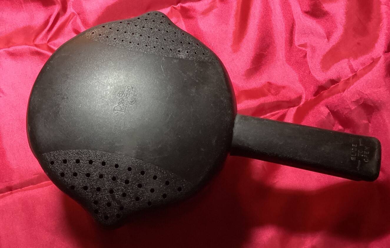 Pampered Chef Small Microwave Steamer Cooker #2776 Black 1 Qt Strainer