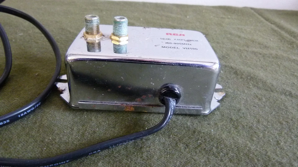 RCA VH100 10dB 2-Way Video System Signal Amplifier 50-900MHz - Image 4 of 4