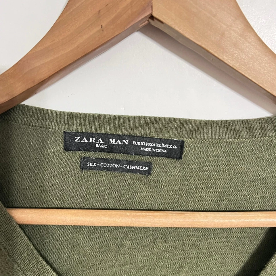 Suéter básico Zara para hombre talla XL oliva seda algodón cachemir cuello en V Foto 2 de 4