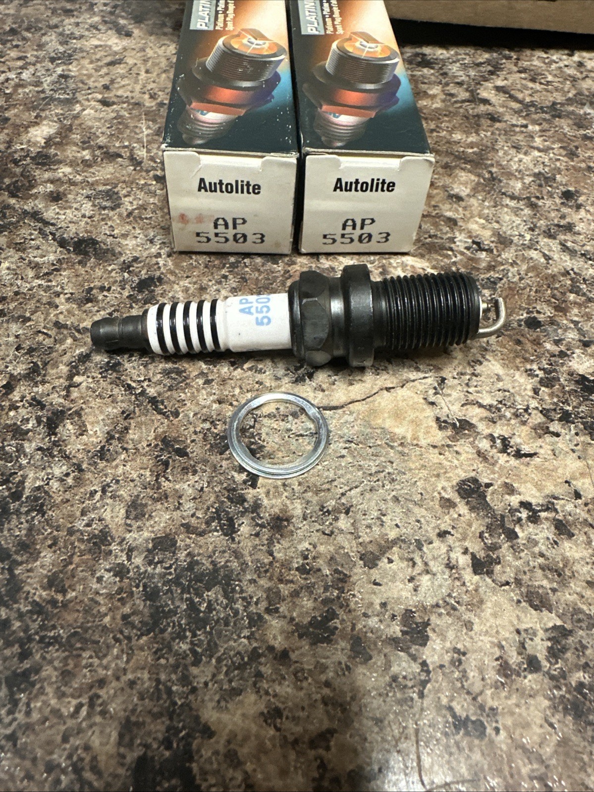 2 Autolite AP5503 Platinum Spark Plugs 85-93 HONDA  TOYOTA Tap Desc.