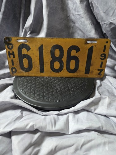 1917 Ohio License Plate And Yellow And Black 61861 Very Old In Great Condition