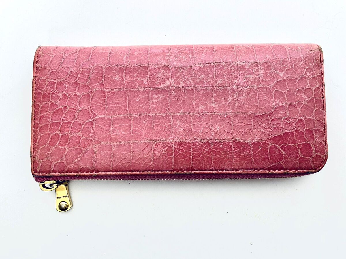Miu Miu Pink Crocodile Long Zip Around Leather Envelope Miu Miu Pink Crocodile Long Zip Around Leather Envelope