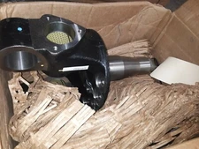 Meritor front spindle A13111T3764 Navistar International RH steering knuckle