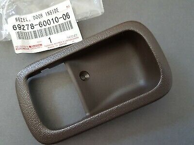 Toyota OEM BEZEL, DOOR INSIDE HANDLE, LH LAND CRUISERF 69278-60010