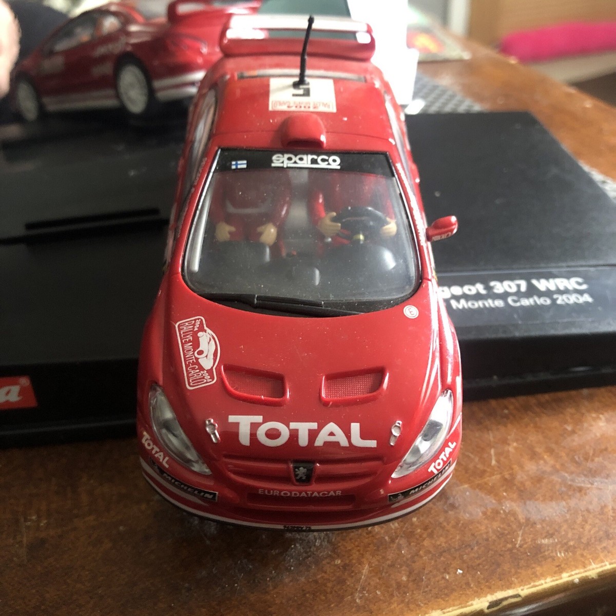 PEUGEOT 307WRCスロットカー1/32 1/32 Carrera Peugeot 307 Wrc Lighted analog slot car running