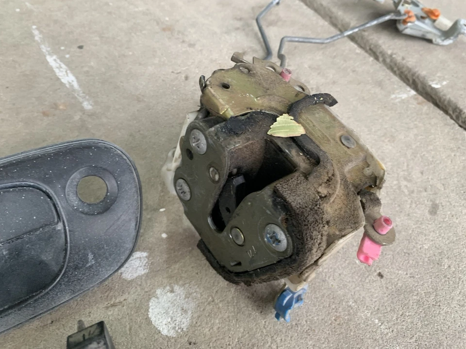 Subaru Impreza 1993-2001 manijas de puerta pestillo de puerta y manija interior Foto 3 de 4