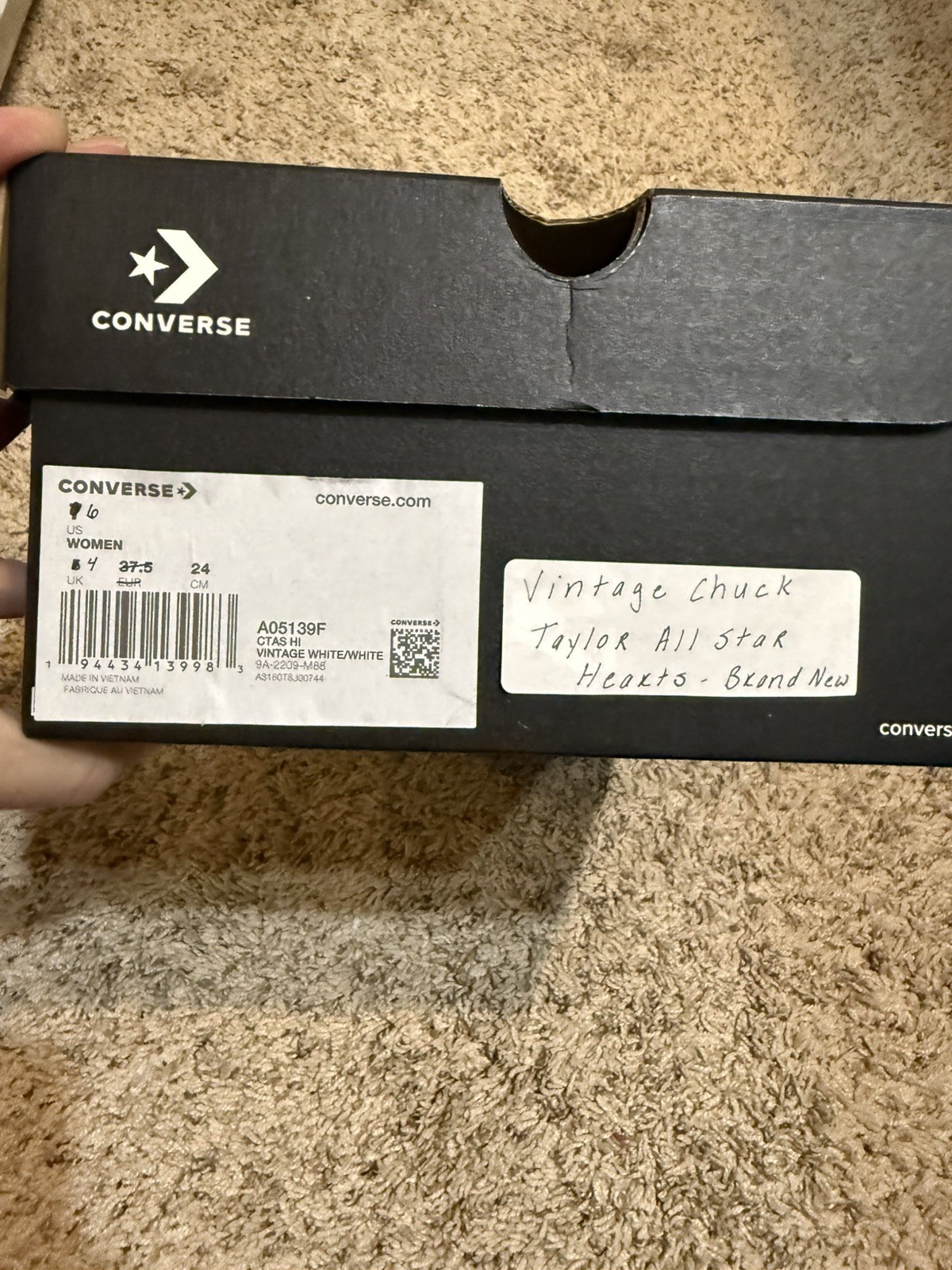 NEW in BOX Women's CONVERSE Hearts Valentine's Day All Star Shoes A05139F White thumbnail 18