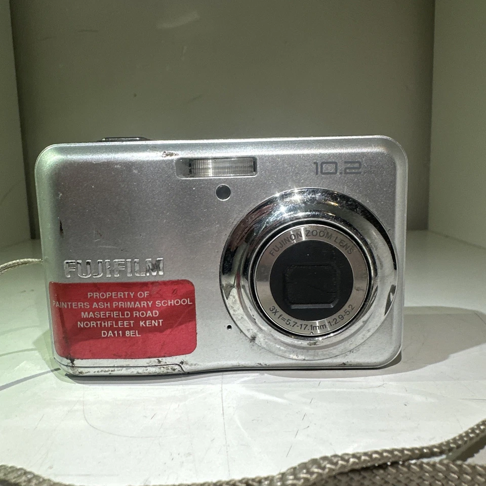 Fujifilm FinePix A170, photo 2 of 5