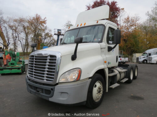 2014 Freightliner Cascadia 125 T/A Truck Tractor Day Cab 10 Speed M/T bidadoo - Picture 1 of 12