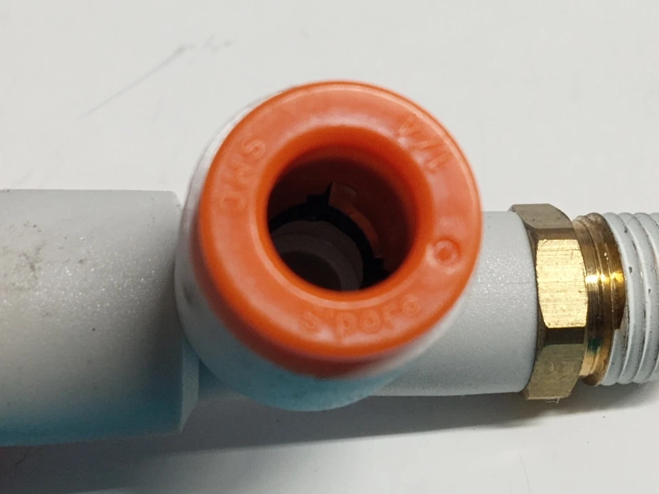 SMC KQ2Y07-01S 1/4"x1/4"x1/8"NPT push-to-connect male run tee **10-pack** - Image 2 of 4