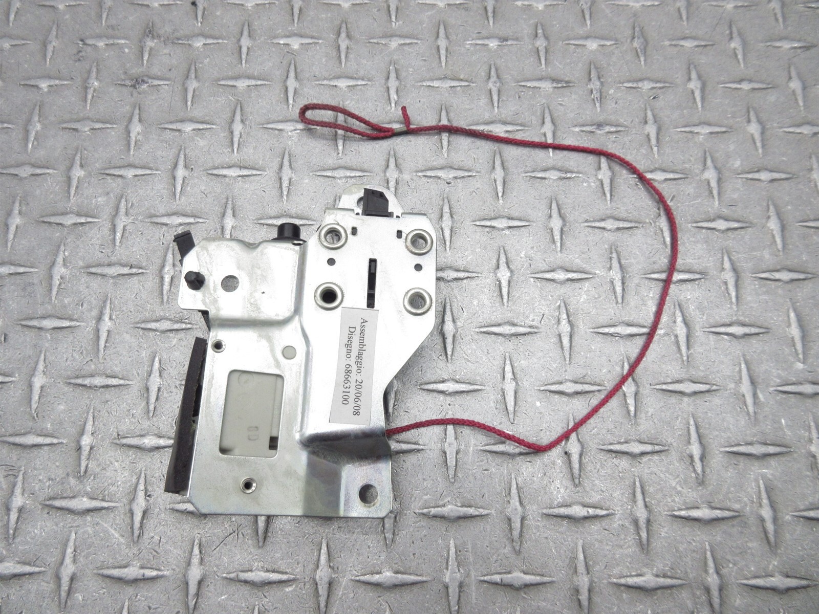 2008 Ferrari F430 Spider 68663100 Glove Box Compartment Lock Servo Actuator