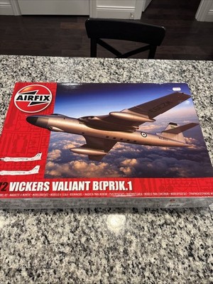 Airfix A11001A Vickers Valiant B(Pr)K.1 1:72 Scale Model Aircraft Kit *NEW* RAF