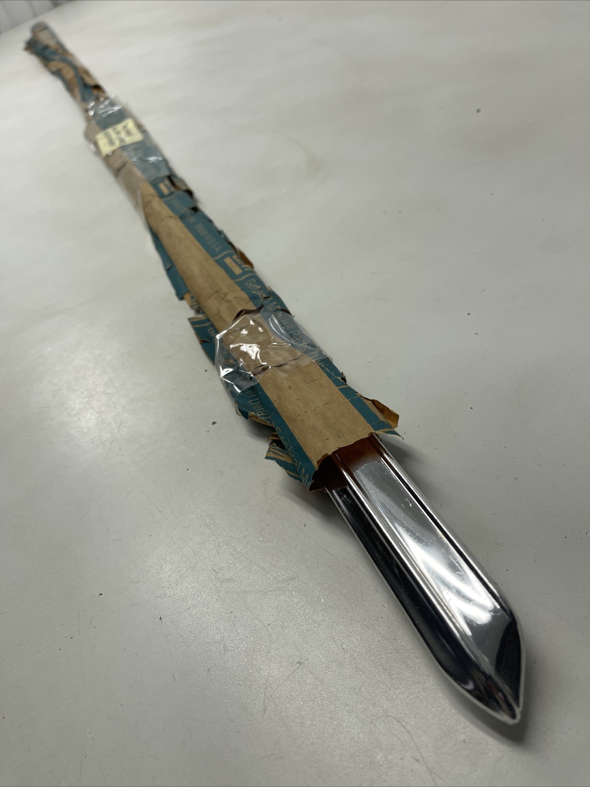 NOS 1970 Caprice RH Front Fender Molding 3980832  Nice 4-92