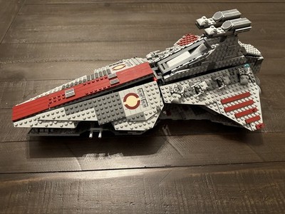 LEGO Star Wars: Venator-Class Republic Attack Cruiser (8039) 99% Complete