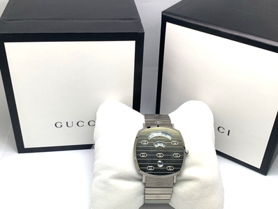 Gucci Unisex Watch YA157410 Swiss Quartz Jump Hour Dial  display picture 3