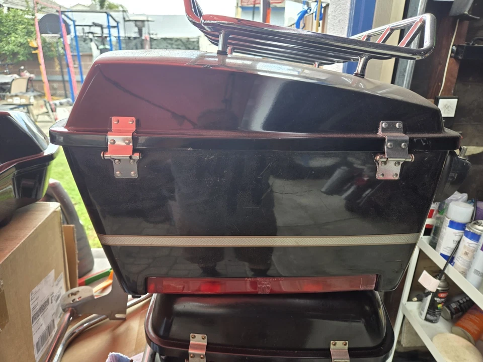 oem Harley-Davidson Electra Glide Ultra Classic Black Tour Pack Rear Luggage - Image 4 of 4