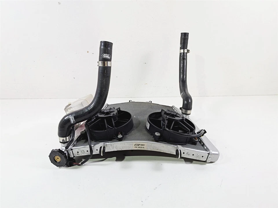 2018 Aprilia RSV4 RR 散热器风扇水库软管套装 - 无泄漏 B045753 — 第 2/4 张图片