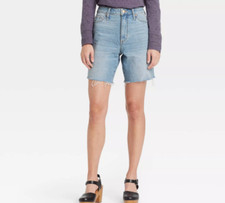 NEW Universal Thread Women's Vintage Bermuda Jean Shorts Size 2