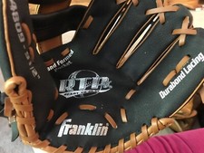 Franklin Baseball Glove 4809 Youth 9.5 Right Hand Throw  2 Baseballs
