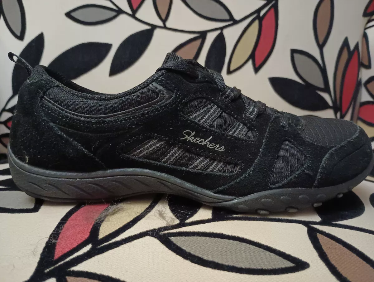 Skechers Breathe Easy Sneakers 22544 Women s Size 8 Black Relaxed Fit Shoes