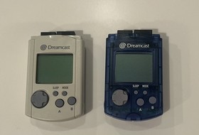 Sega Dreamcast Console Bundle 2 Controllers, 2x VMU, 1x Game Lot WORKS! NR Mint!