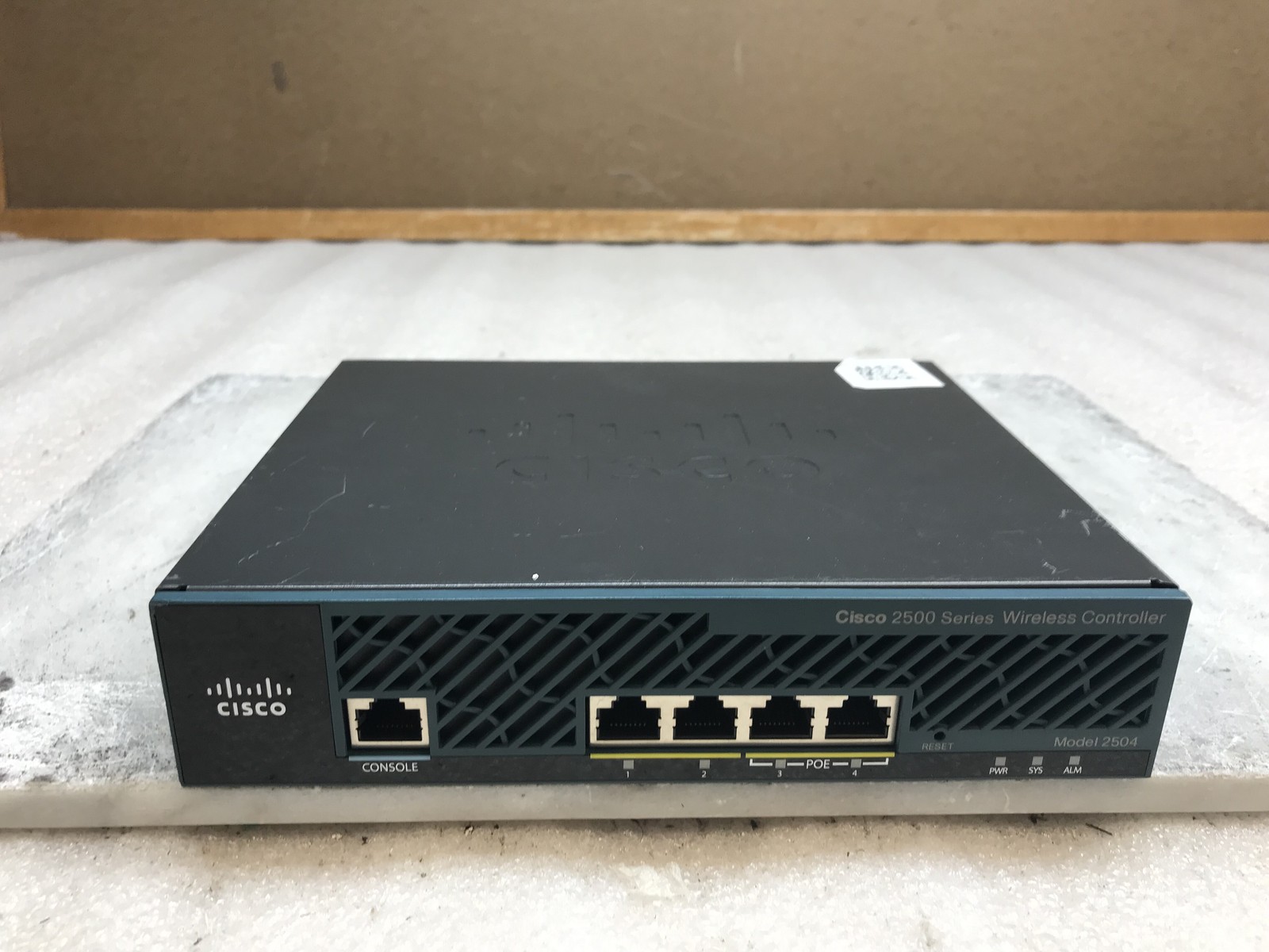 Cisco AIR-CT2504-K9 V03 WLAN 2500 Series Wireless LAN Controller NO PW Adapter