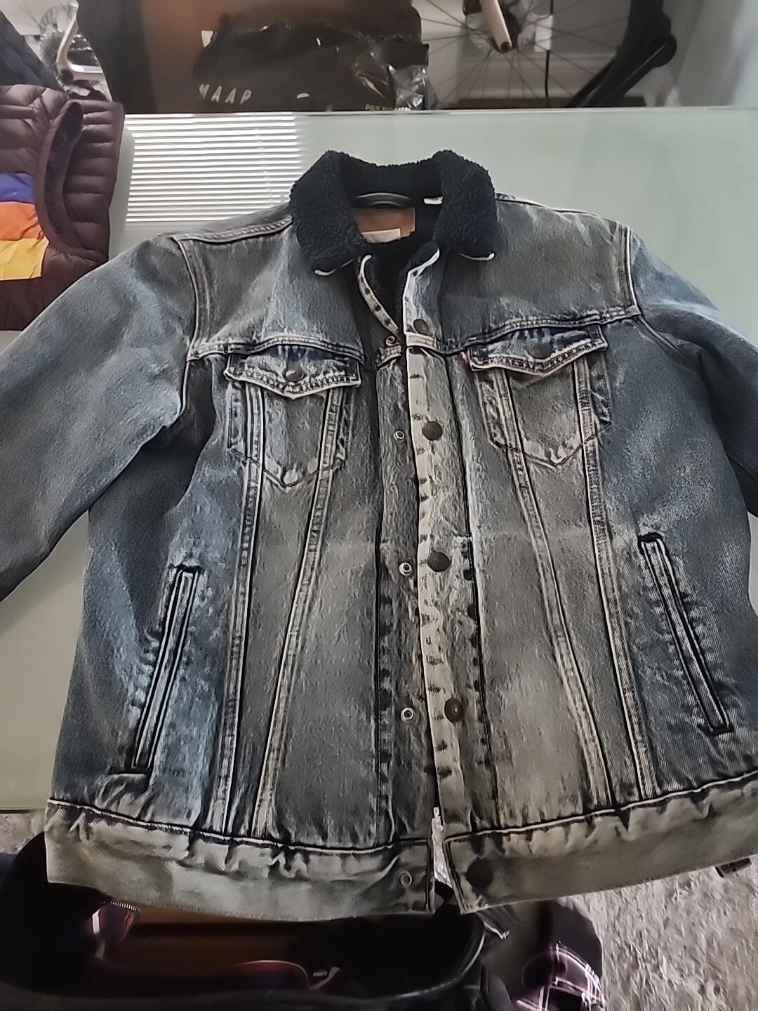 Levi's Sherpa Trucker PremiumMen's Jacket, Blue Lining Very Cool, Unique- Size L