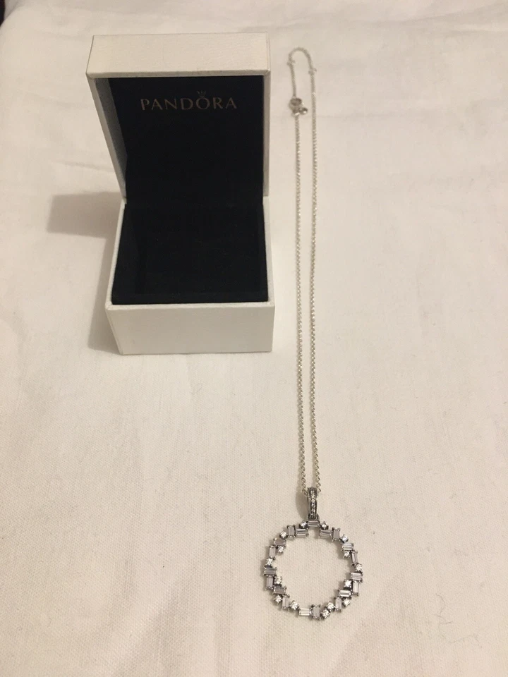 Collana con pendente frammenti di ghiaccio PANDORA - Immagine 2 di 4