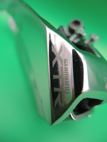 SHIMANO XTR FRONT DERAILLEUR 1996 FD-M950 8 SPEED ERA 28.6mm CLAMP - BTM PULL - Picture 2 of 13