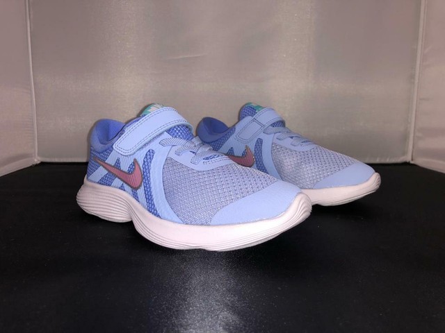 girls nike trainers size 4