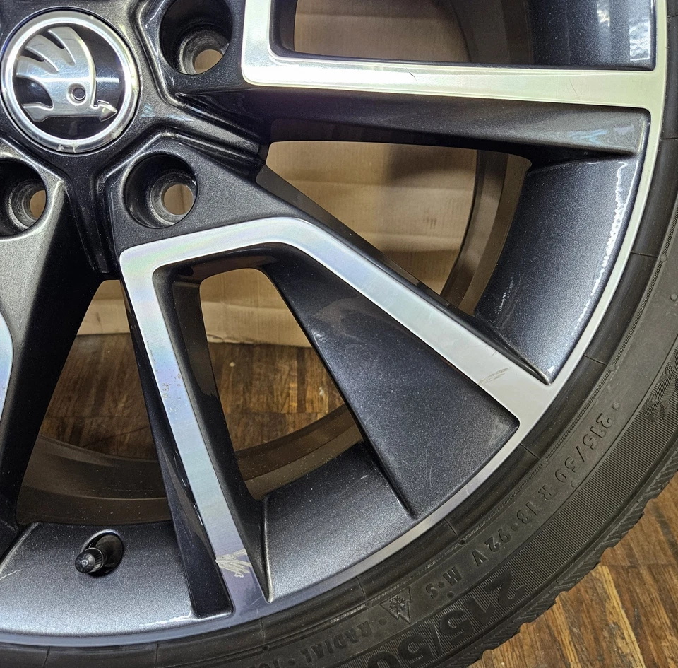 1 original Skoda Karoq Alufelge 7x18 ET45 Braga 57A601025L 57A601025D WR 215/50 - Bild 4 von 4