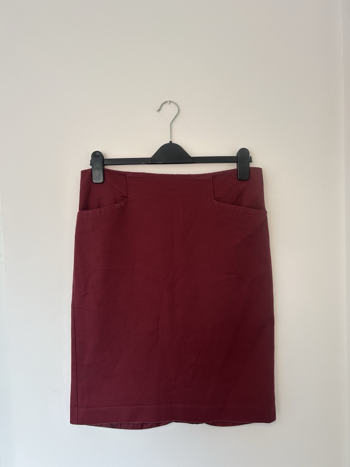 Van Heusen Red Maroon Women's Midi Pencil Skirt, Size 12 Cotton blend,  pockets