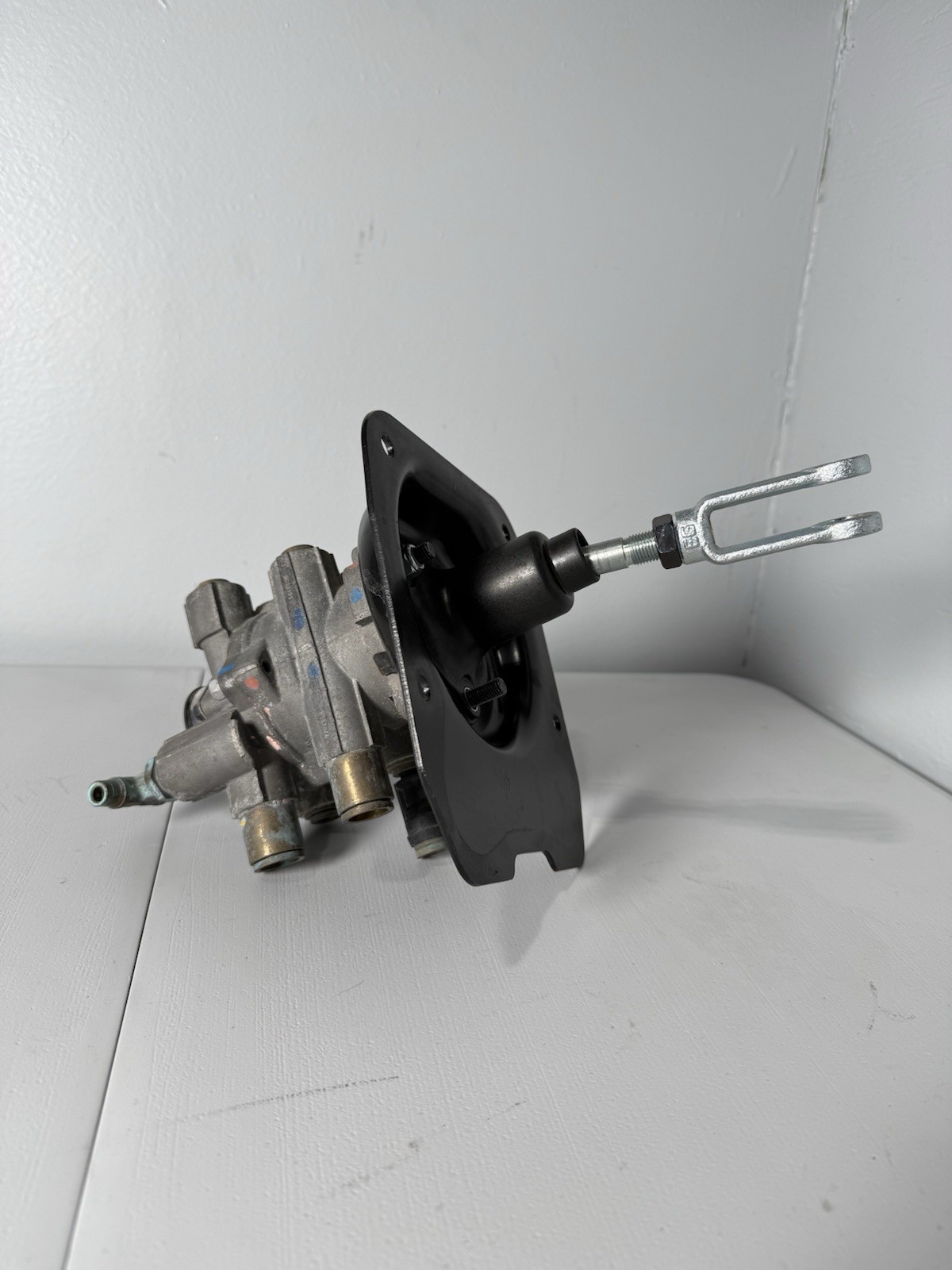 2020 international LT625 Bendix K141867 E-8P Foot Brake Valve | eBay