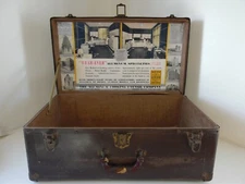 VINTAGE MID CENTURY "WEAR EVER ALUMINUM SPECIALTIES" TRAVELING SUITCASE