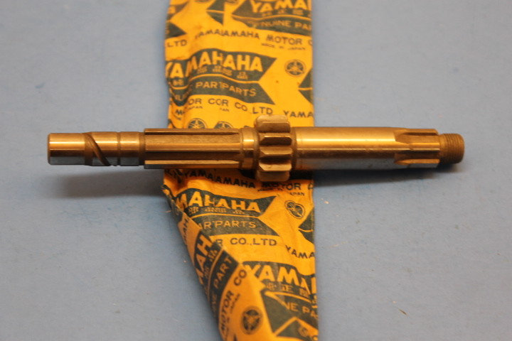 NOS YAMAHA RD60 TY80 GT1 GT80 GTMX YZ80 MAIN AXLE #353-17411-01-00