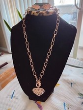 Gold Fashion Jewlery Set; chain necklace with heart shaped pendent earrings