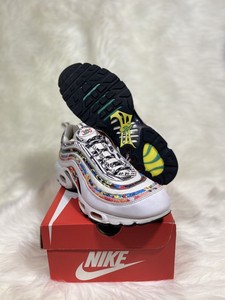 tenis air max plus preto e branco