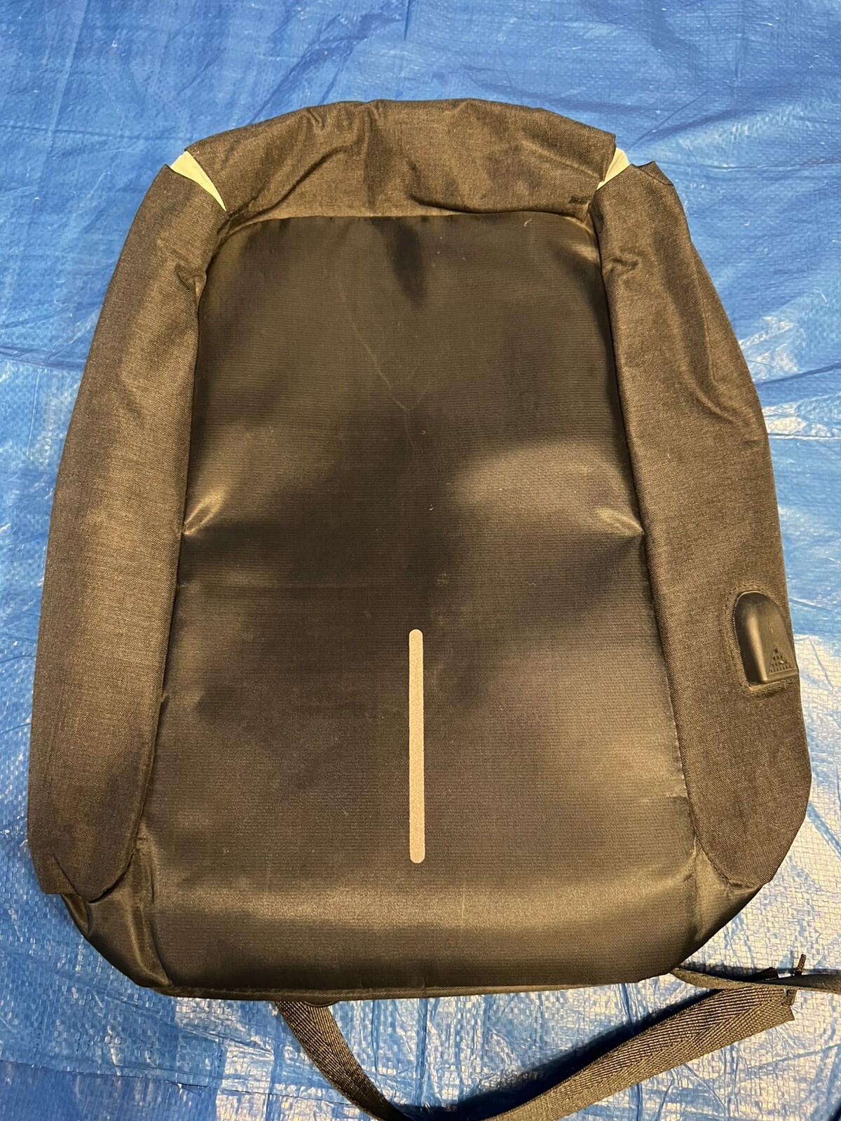 - Inside Zippers With Power Bank Passthrough