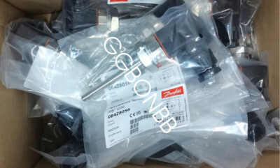 Danfoss Temperature sensor MBT5250 084Z8056 FedEx or DHL or UPS shipping