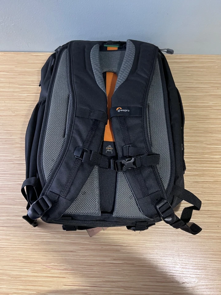 Lowepro Trekker Lite BP 150 AW Backpack - Image 2 of 3