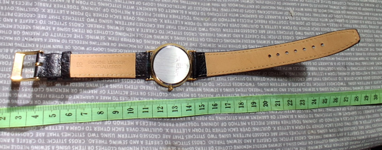 Vintage Unworn Accurist Quartz Movement Wrist Watch Leather Strap image 3