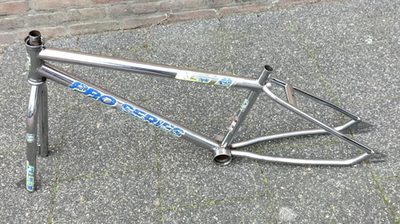 GT BMX PRO SERIES 24 INCH 1990 old school VINTAGE BMX frame AND