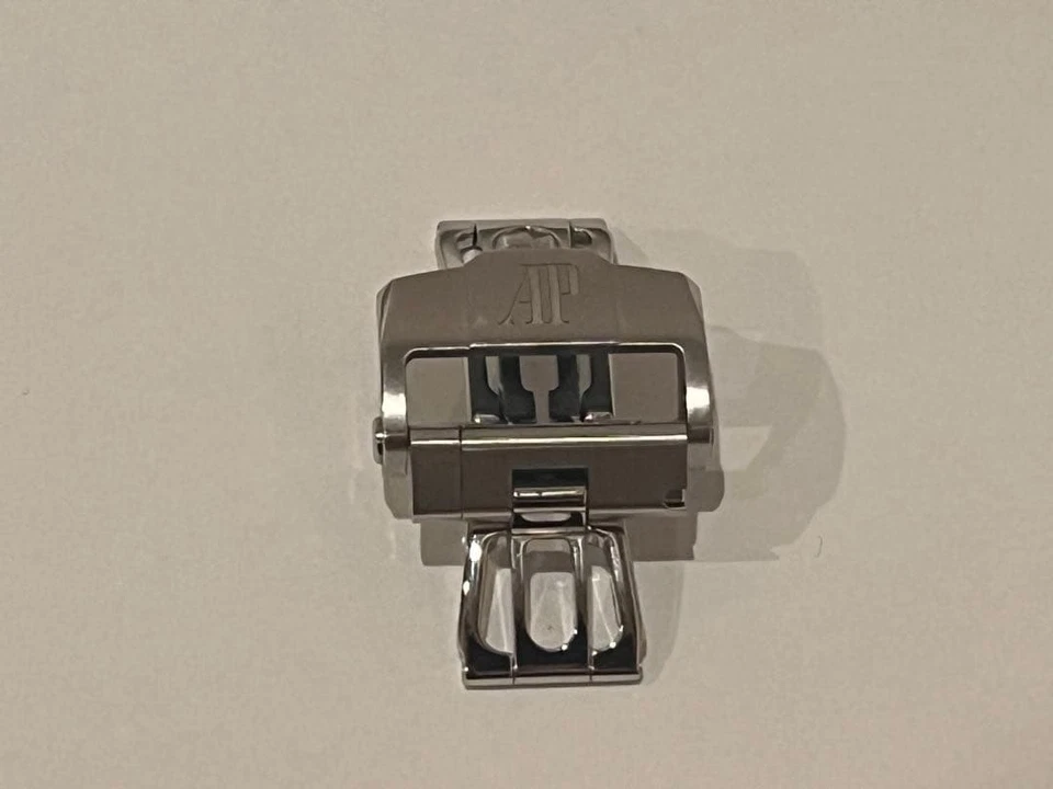 Audemars Piguet Royal Oak Offshore Chronograph 43mm Deployment Buckle Mens Watch - Image 2 of 4