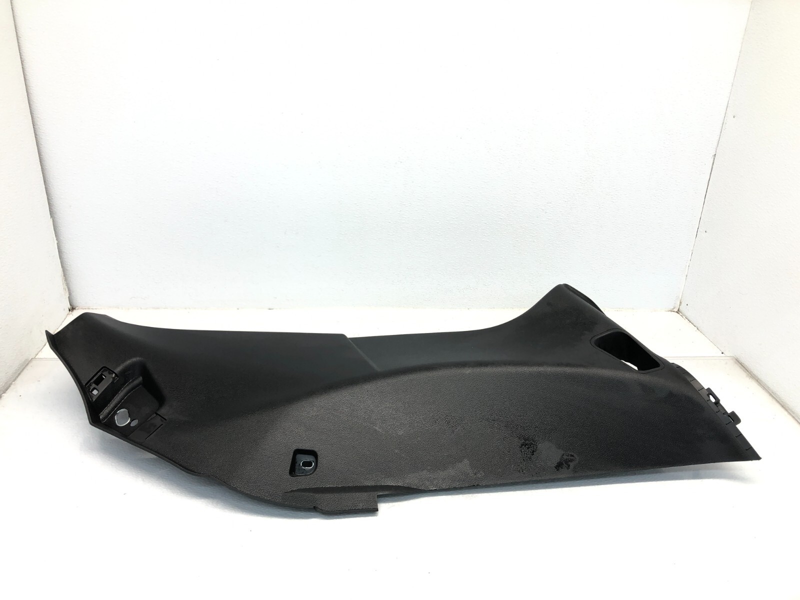 2017-2020 MASERATI LEVANTE RIGHT PASSENGER REAR C PILLAR QUARTER TRIM COVER OEM